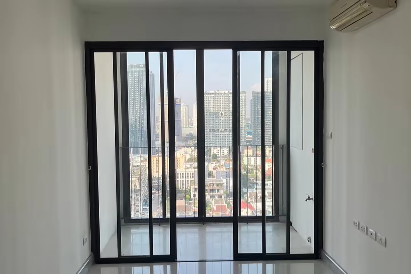 Great condominium near MRT Phahonyothin station and Central Ladprao photo 2