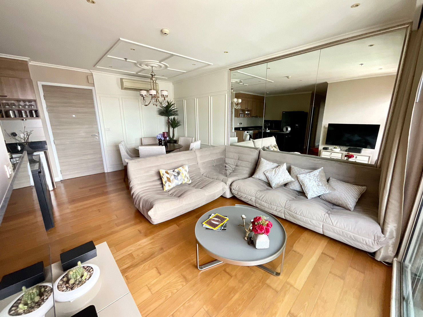 Good location condo near BTS Wongwienyai photo 1