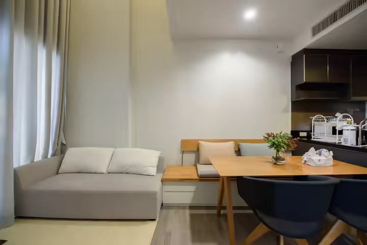 River view condo near BTS Wongwienyai