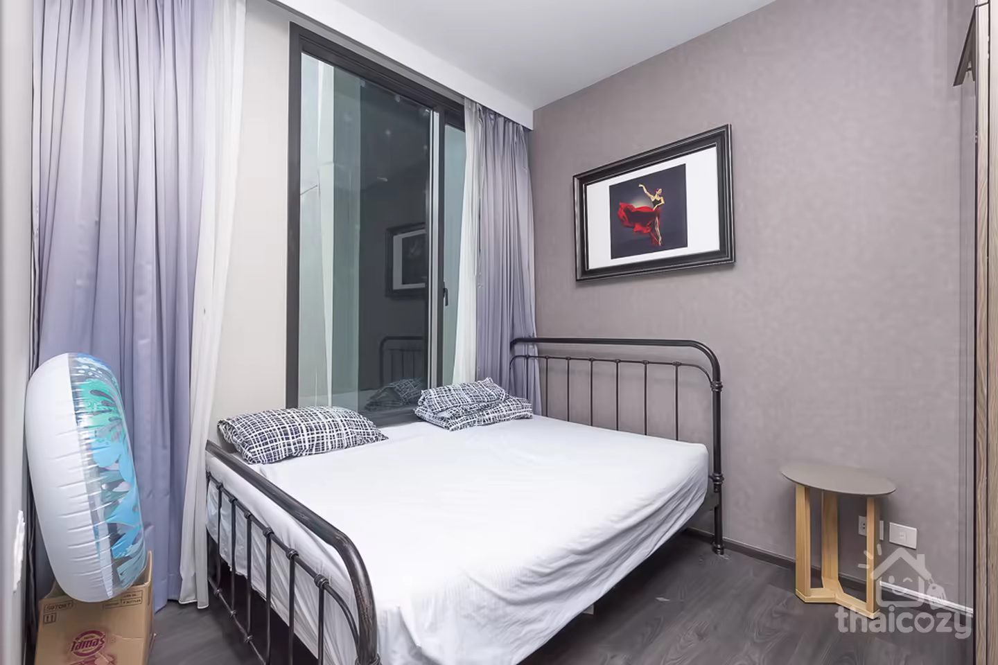 Easy access condo 5 minutes to BTS/MRT photo 2