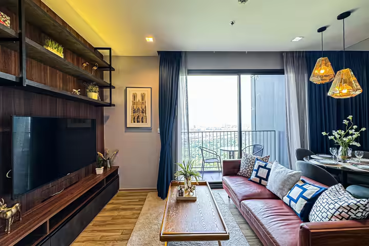 The line Jatujak-Mochit  ,Modern interior design, near BTS and MRT