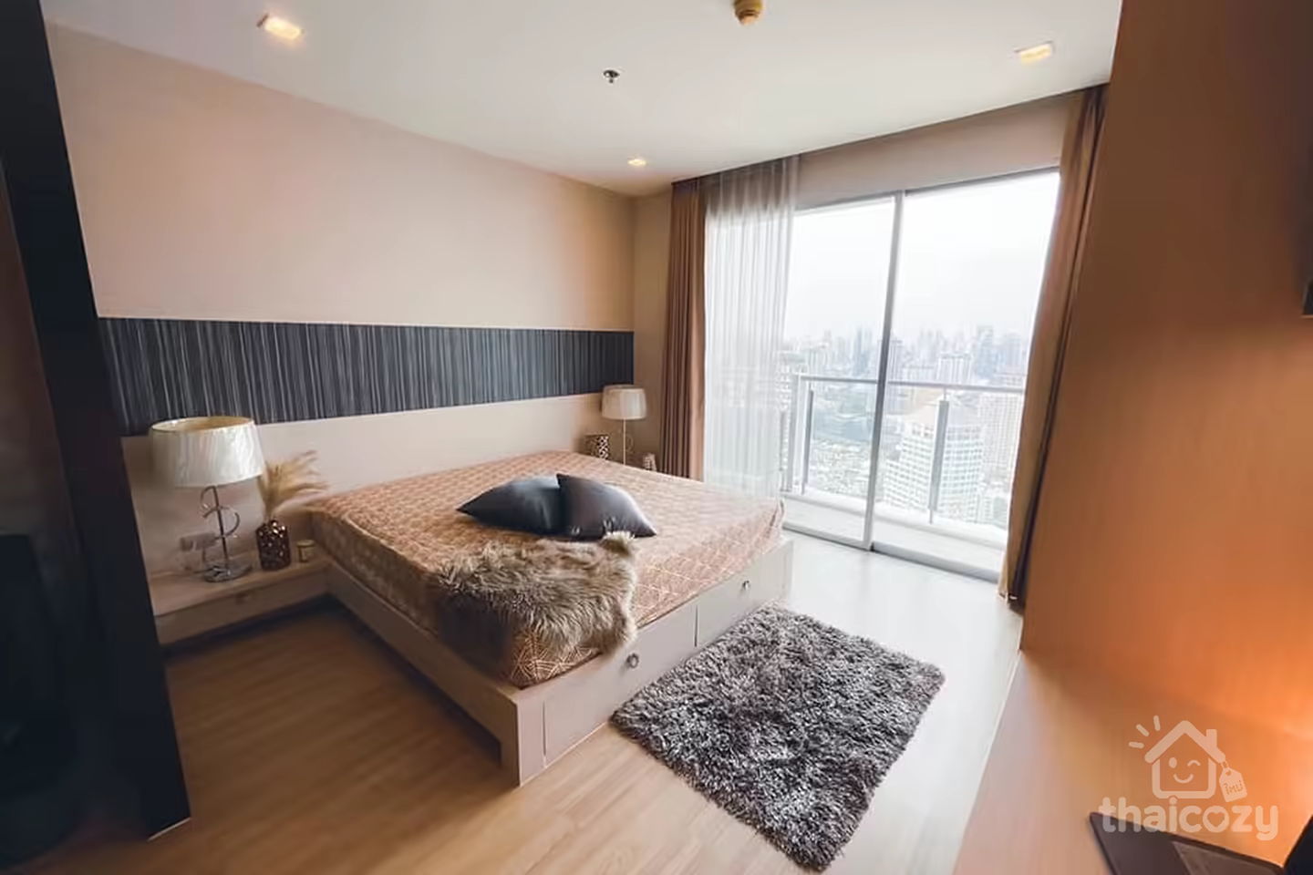 Luxury condo near BTS Phra Kanong, shops photo 2