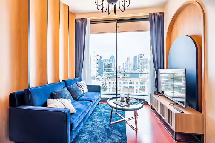 Life mid Thonglor with city view lounge