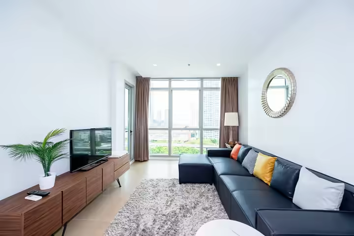 Luxury riverview condo near CBD and BTS