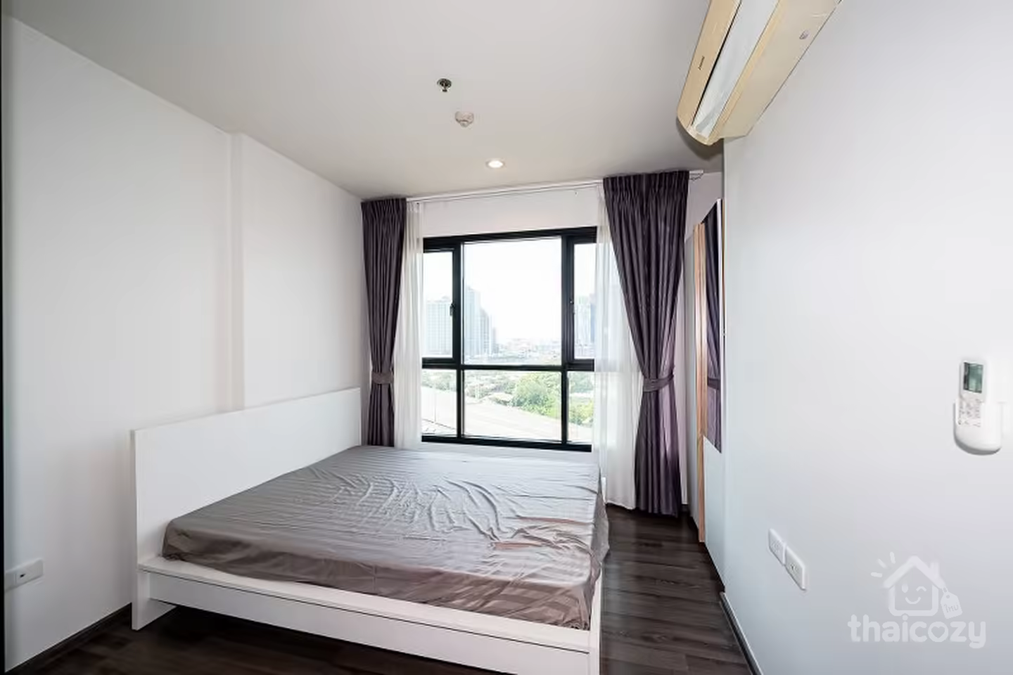 One bedroom and One bathroom features all furniture in Sukhumvit area photo 1