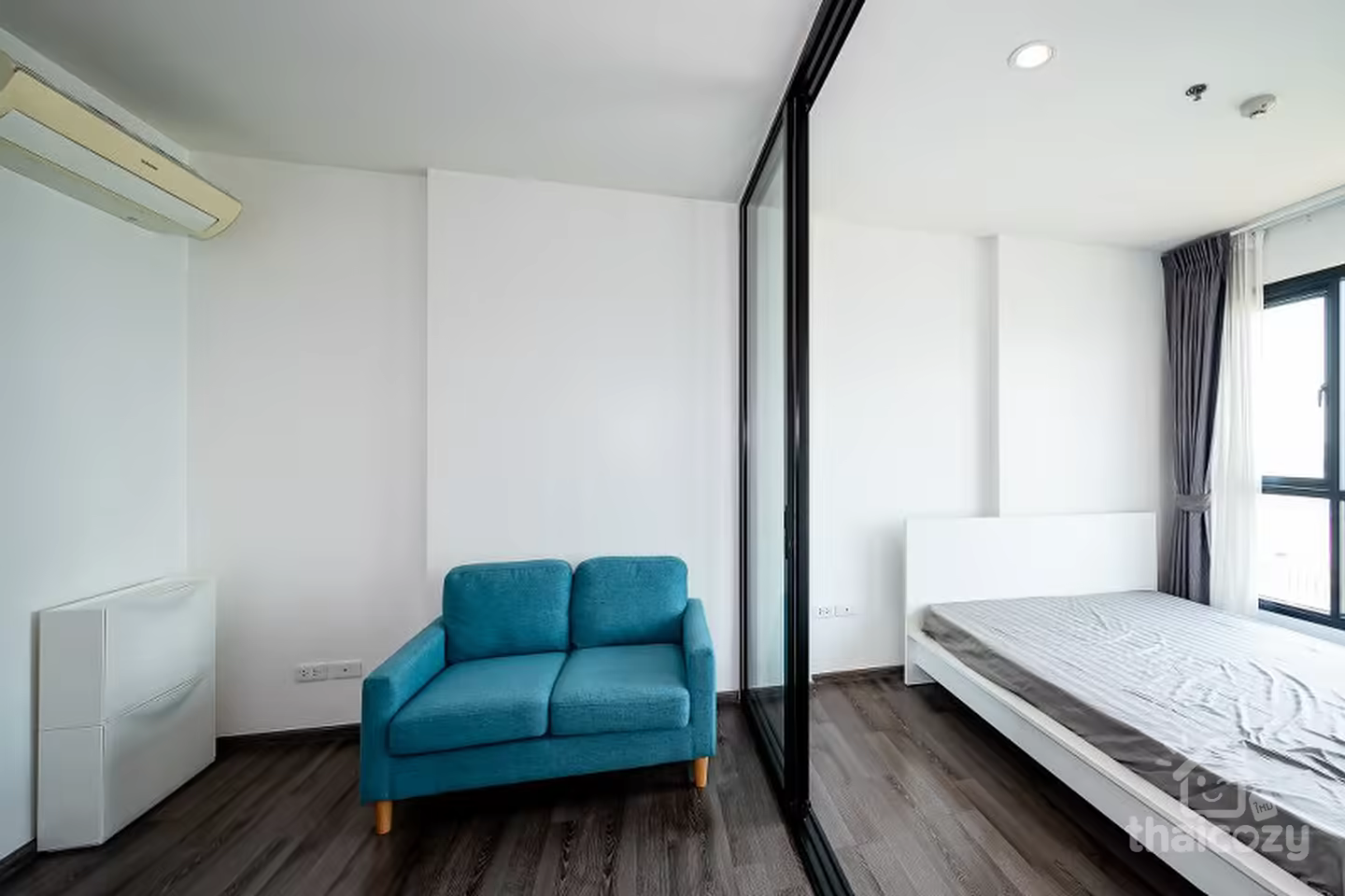 One bedroom and One bathroom features all furniture in Sukhumvit area photo 2