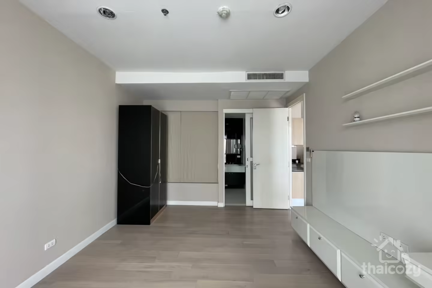 Luxury condo near Central Chidlom photo 2