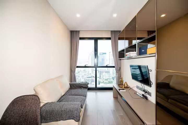 Luxury condo near MRT Sukhumvit
