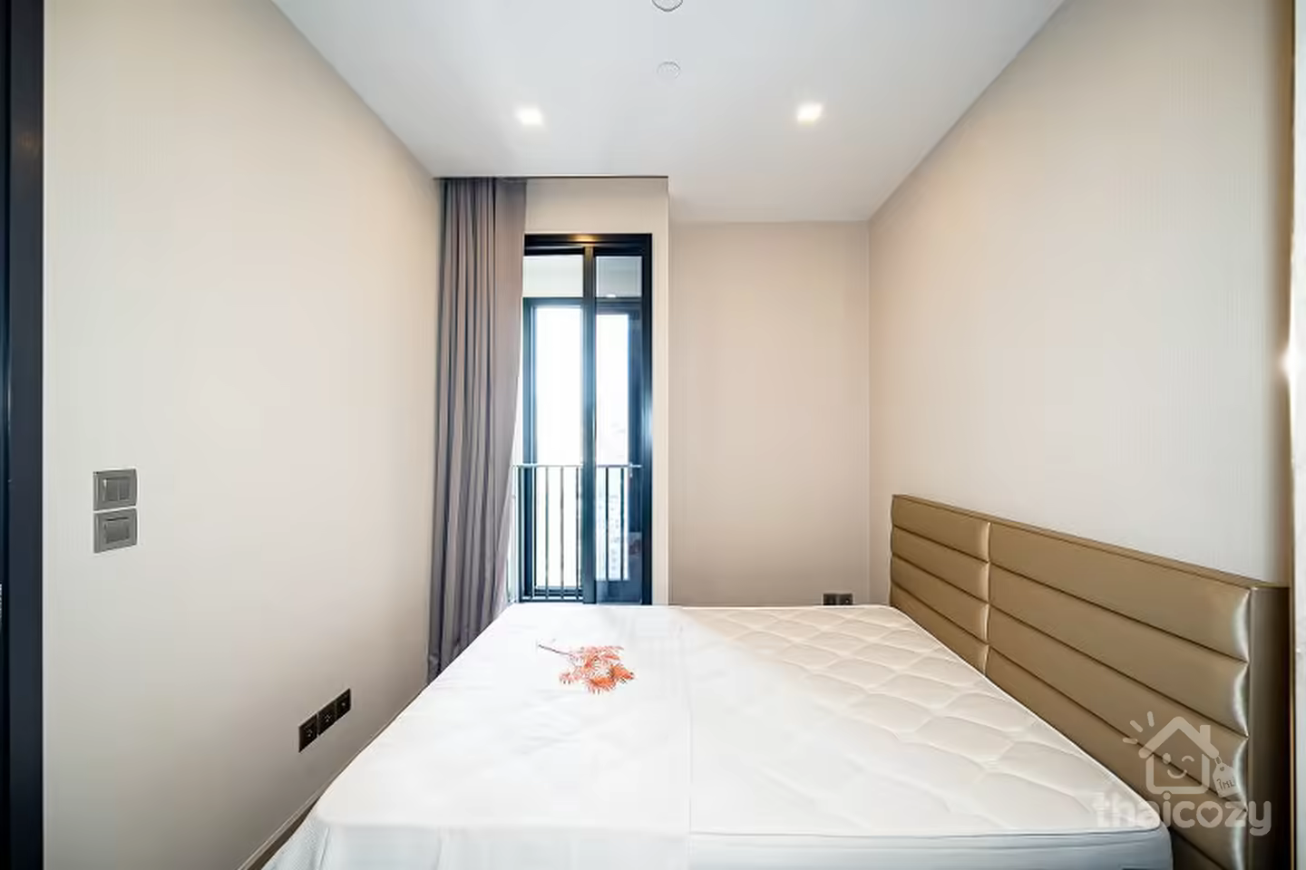 Luxury condo near MRT Sukhumvit photo 2
