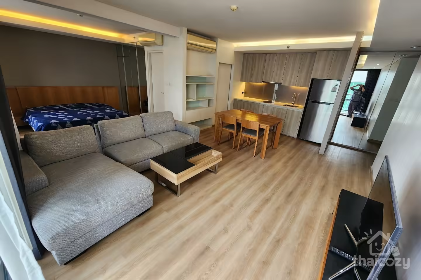 Beautiful Condominium near BTS Ekkamai. photo 1