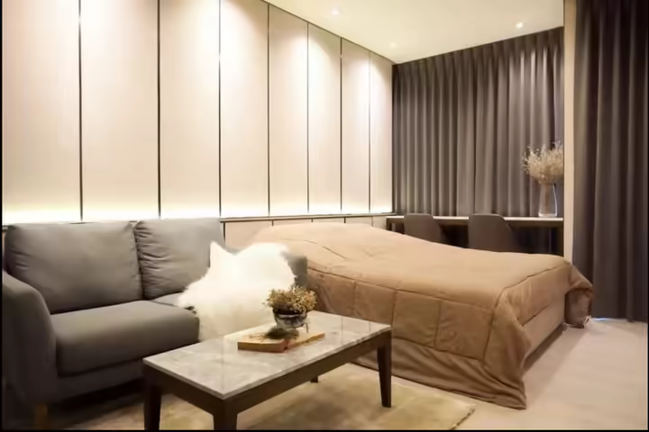 Rhythm Sukhumvit 36-38 is excellently located in Sukhumvit area