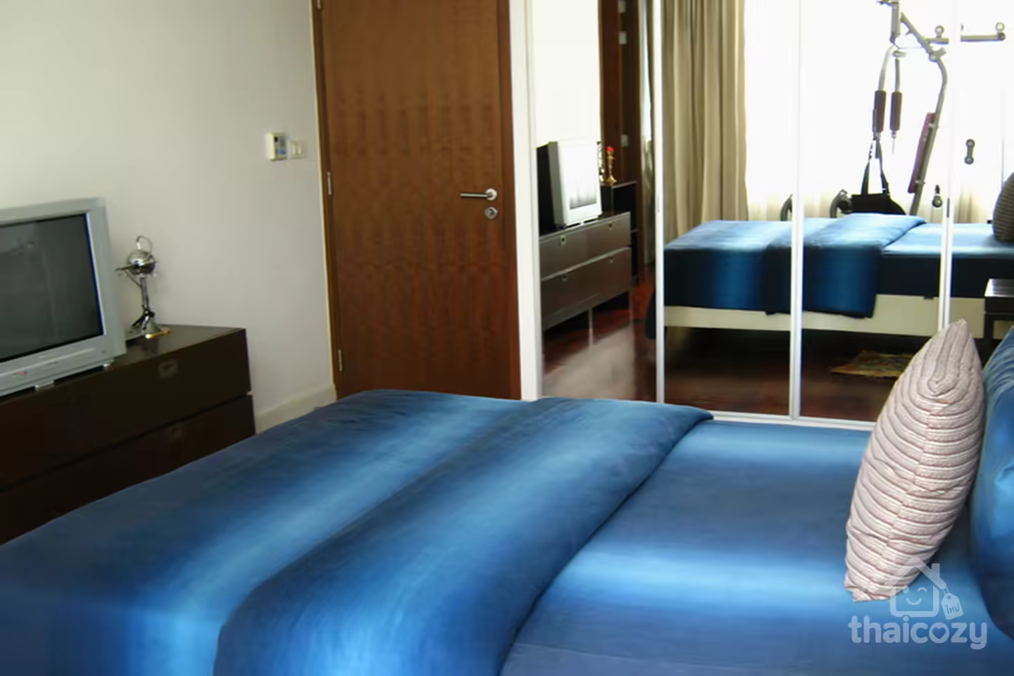 3 ห้องนอน 205 ตร.ม. ใกล้ BTS อโศก และ MRT สุขุมวิท photo 2