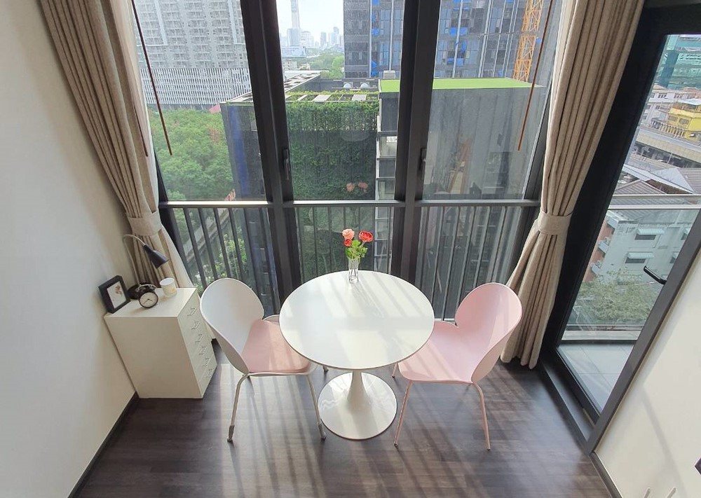 Exclusive unit with magnificent city view on 28th floor among new CBD area photo 1