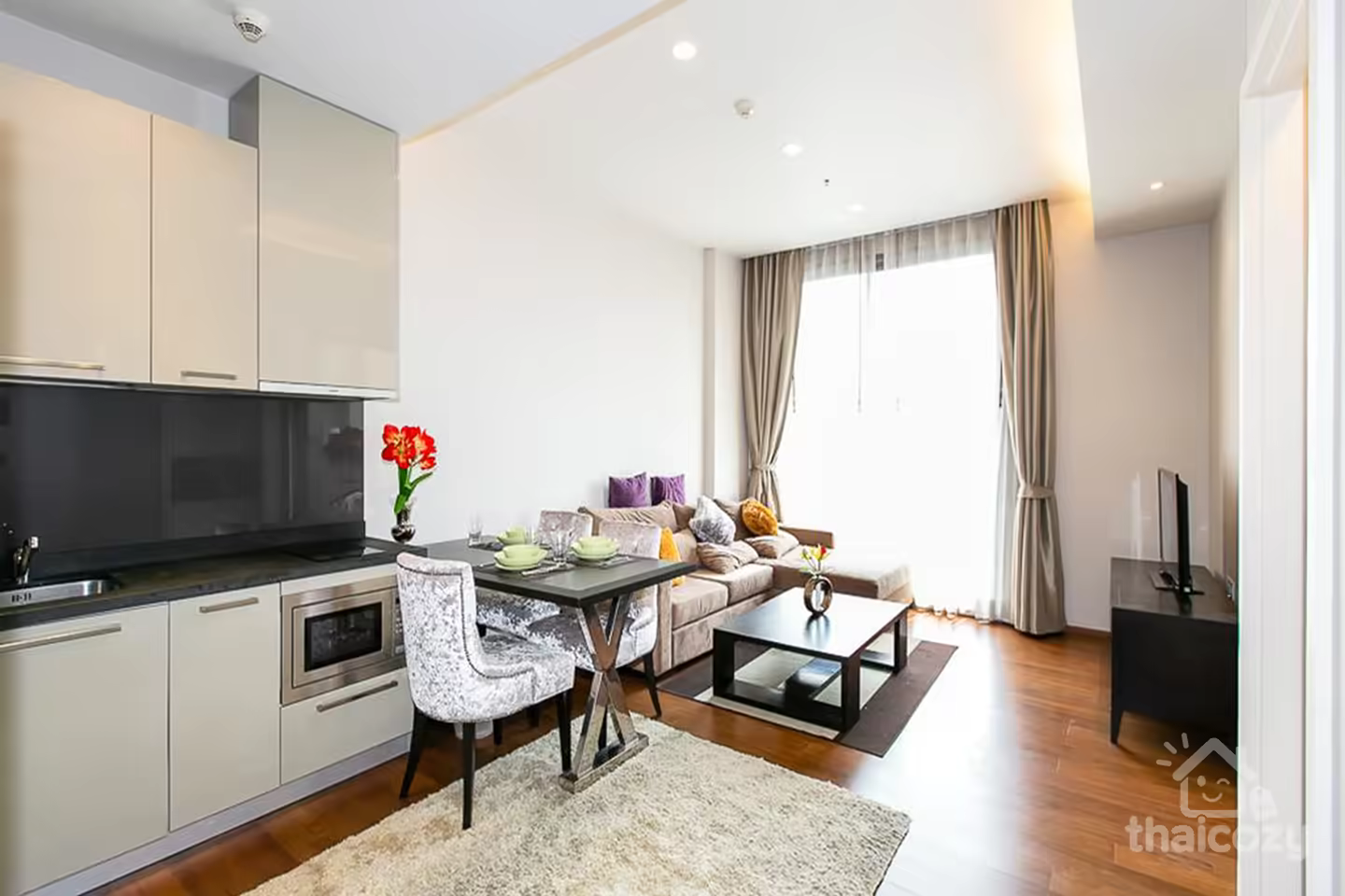 Quattro by Sansiri is a condo project developed by Sansiri and positioned in Thonglor photo 1