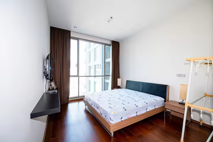 Great spot condo with shuttle service