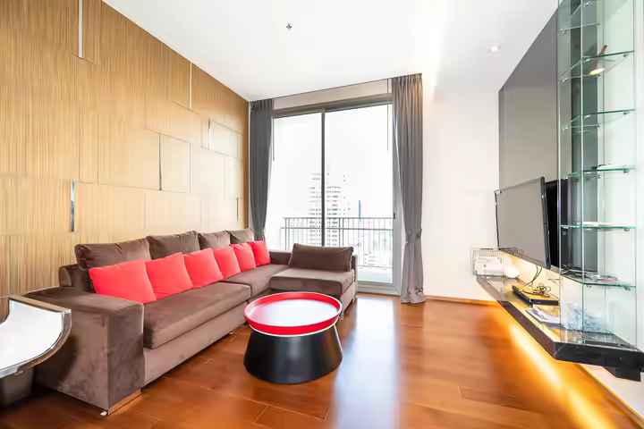 Quattro by Sansiri, conveniently located just within a few minute away from many malls in Thonglor