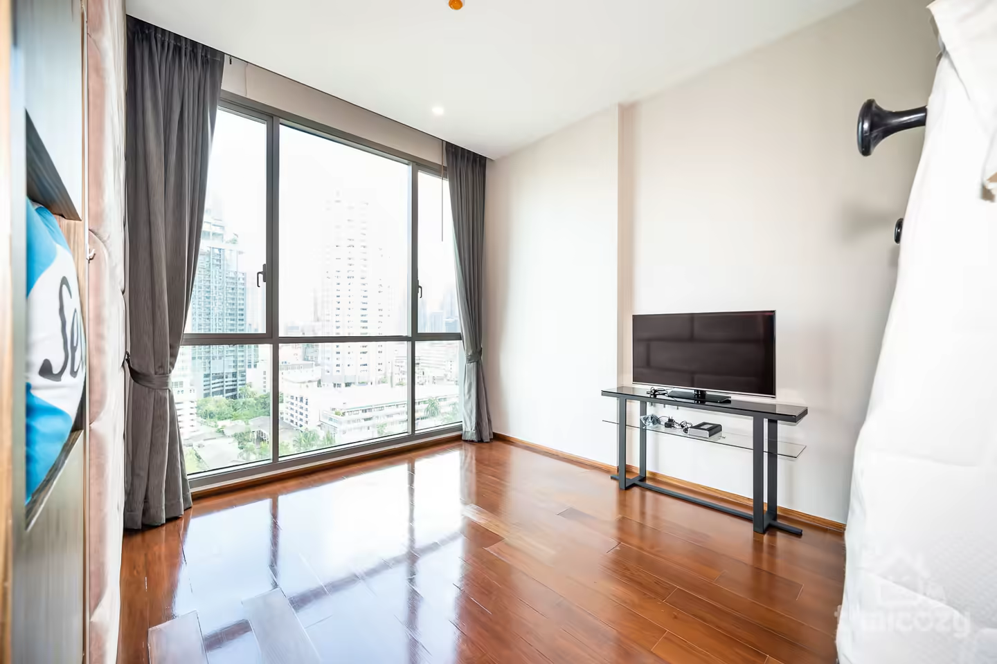 Quattro by Sansiri, conveniently located just within a few minute away from many malls in Thonglor photo 2