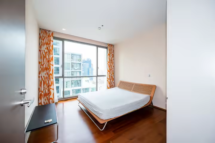Great spot condo with shuttle service