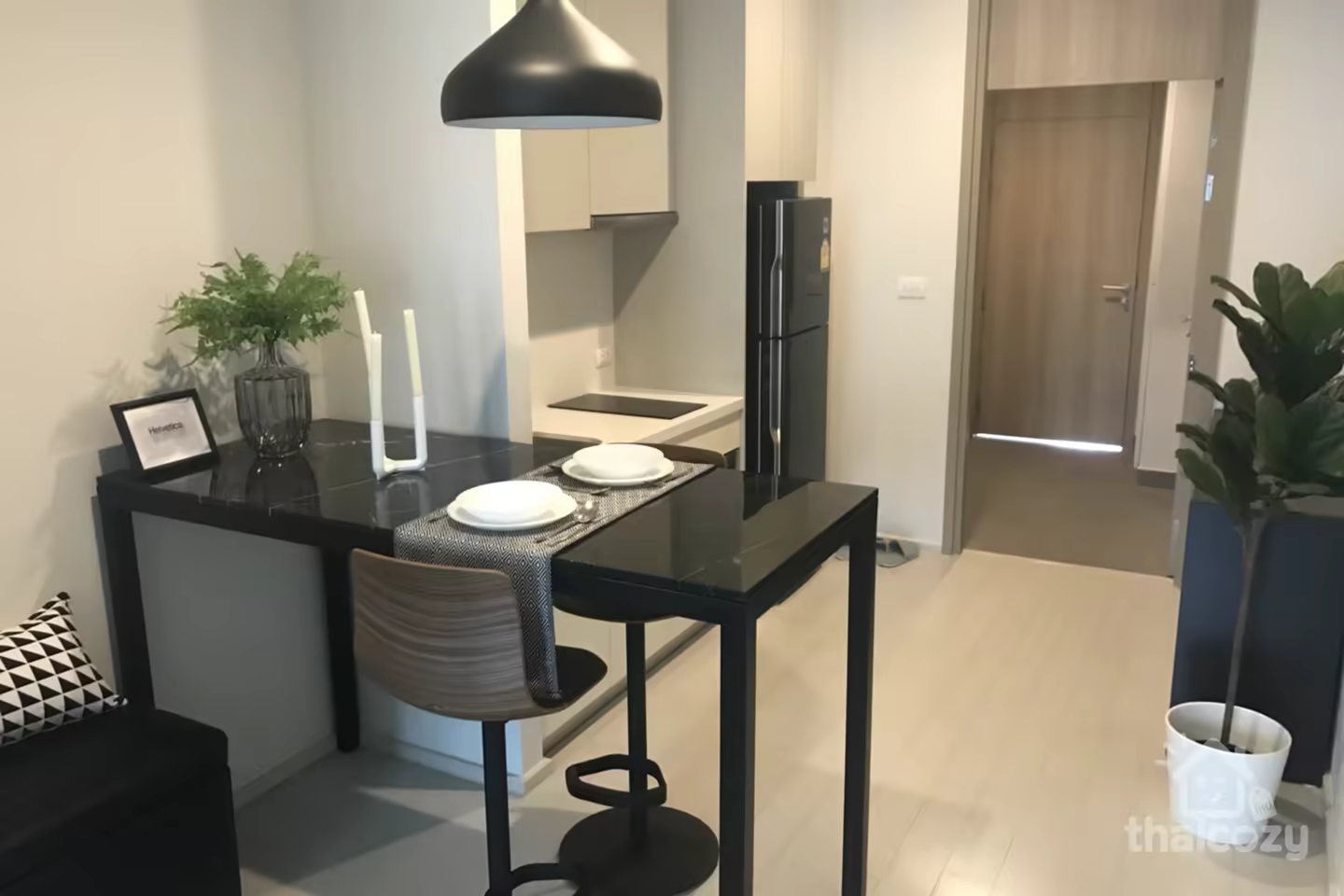 Ultra luxury condominium, 1 step to BTS Ploen Chit Station photo 1