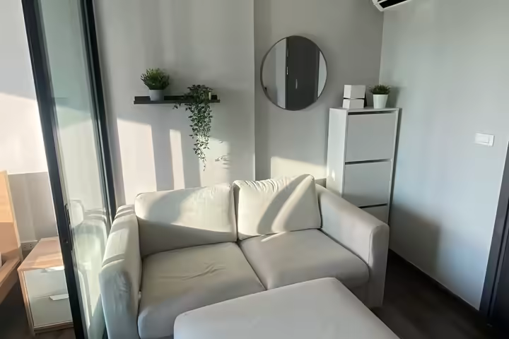 One bedroom and One bathroom features all furniture in Sukhumvit area