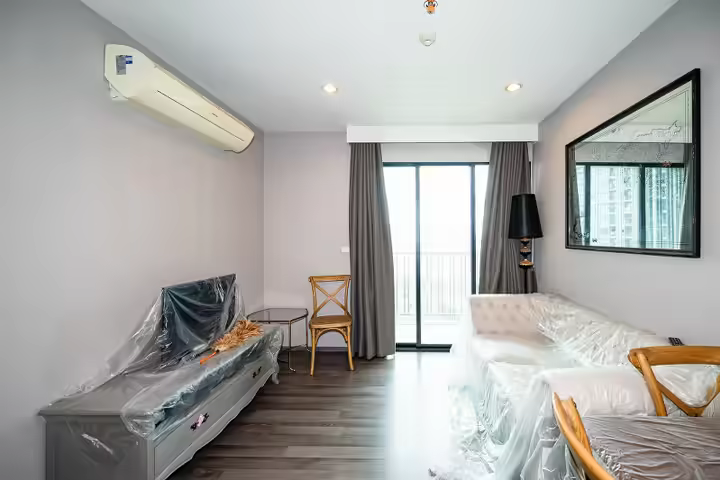 THE BASE Park West Sukhumvit 77. The property is presented in beautiful condition throughout,