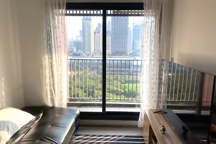 Life Asoke Hype, Stunning 1 bedroom unit with an ample living space
