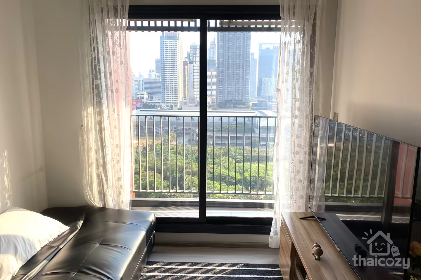 Life Asoke Hype, Stunning 1 bedroom unit with an ample living space photo 1