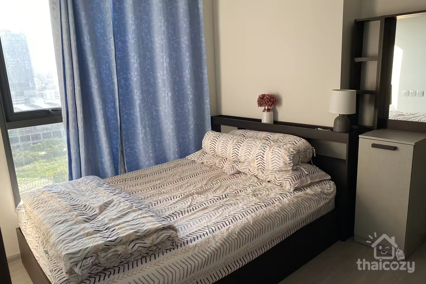 Life Asoke Hype, Stunning 1 bedroom unit with an ample living space photo 2