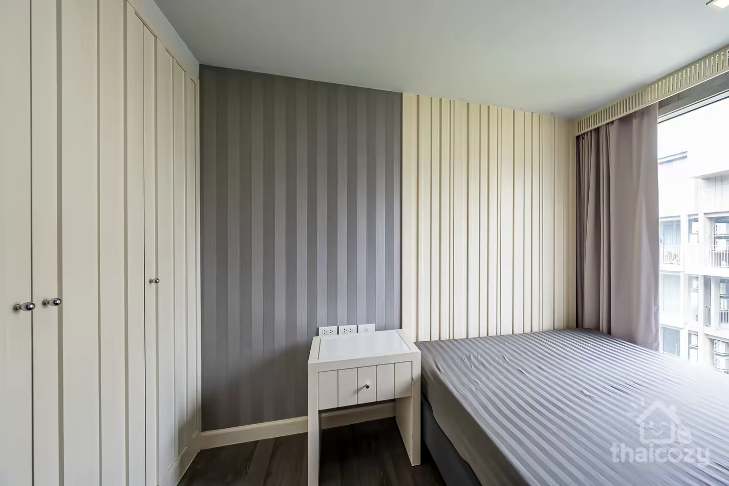 SARI by Sansiri, Distinctive condo near BTS Punnawithi photo 2