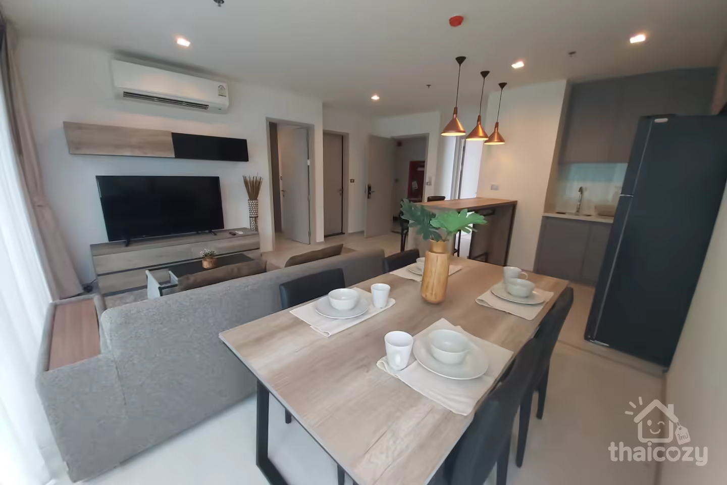 Condo near BTS Thonglo, center of bkk photo 1