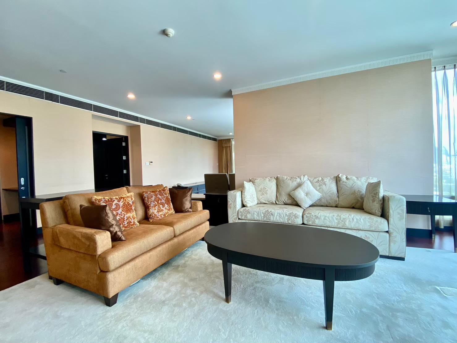 Luxury condo near Central Chidlom photo 1
