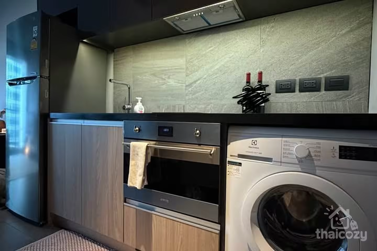 The Lofts Asoke 15th Floor Rental photo 2