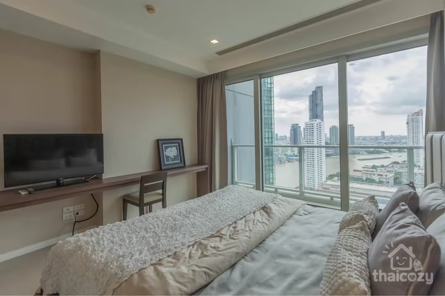 Luxury Riverside Condo photo 2