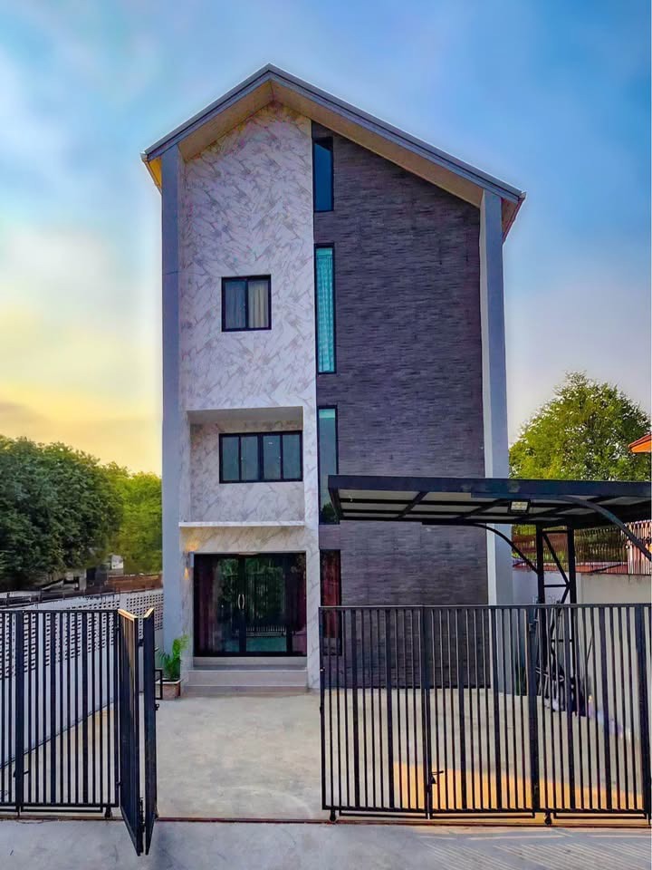 บ้านเดี่ยว 4 ห้องนอน 275 ตร.ม. ให้เช่า นวมินทร์