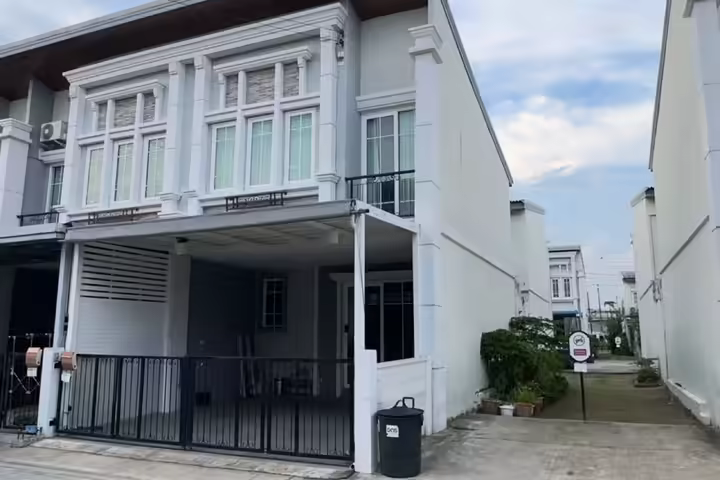 ทาวน์โฮมมุม 117 ตรม. 4 ห้องนอน สุขุมวิท