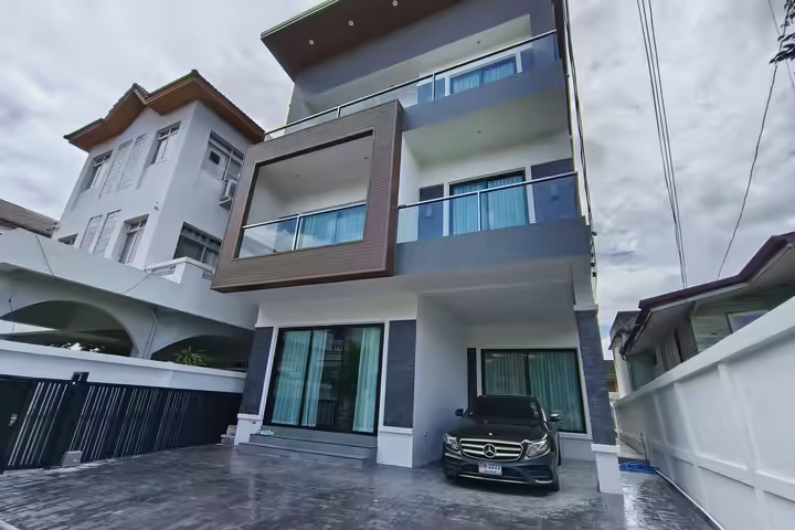 บ้านเดี่ยว 3 ชั้นใหม่ สุขุมวิท 65 เอกมัย