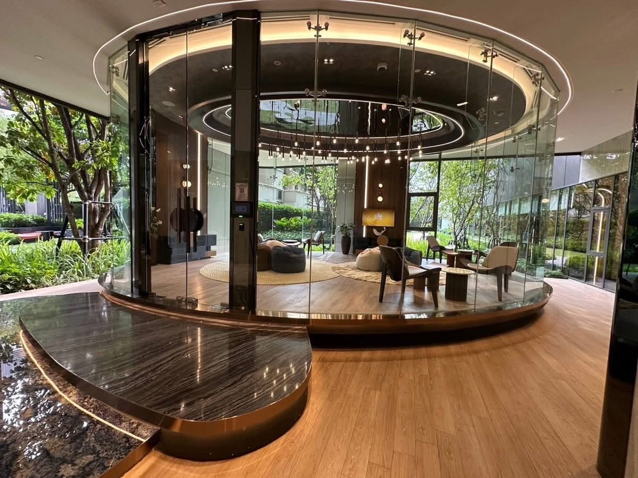 Life Asoke Rama 4 Duplex 33rd Floor 40 sqm