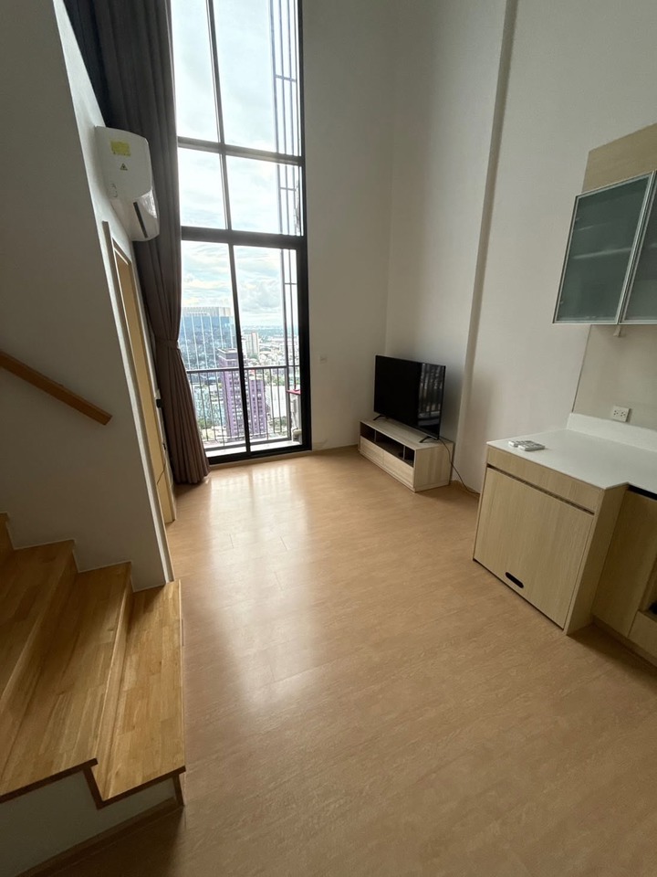 Maru Ekkamai 2 Bedroom Duplex on High Floor