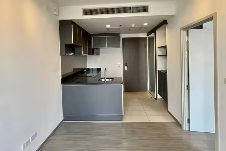 Superbe condo près de BTS Wongwain Yai
