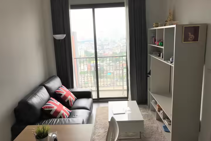 Condo vue rivière près BTS Wongwienyai