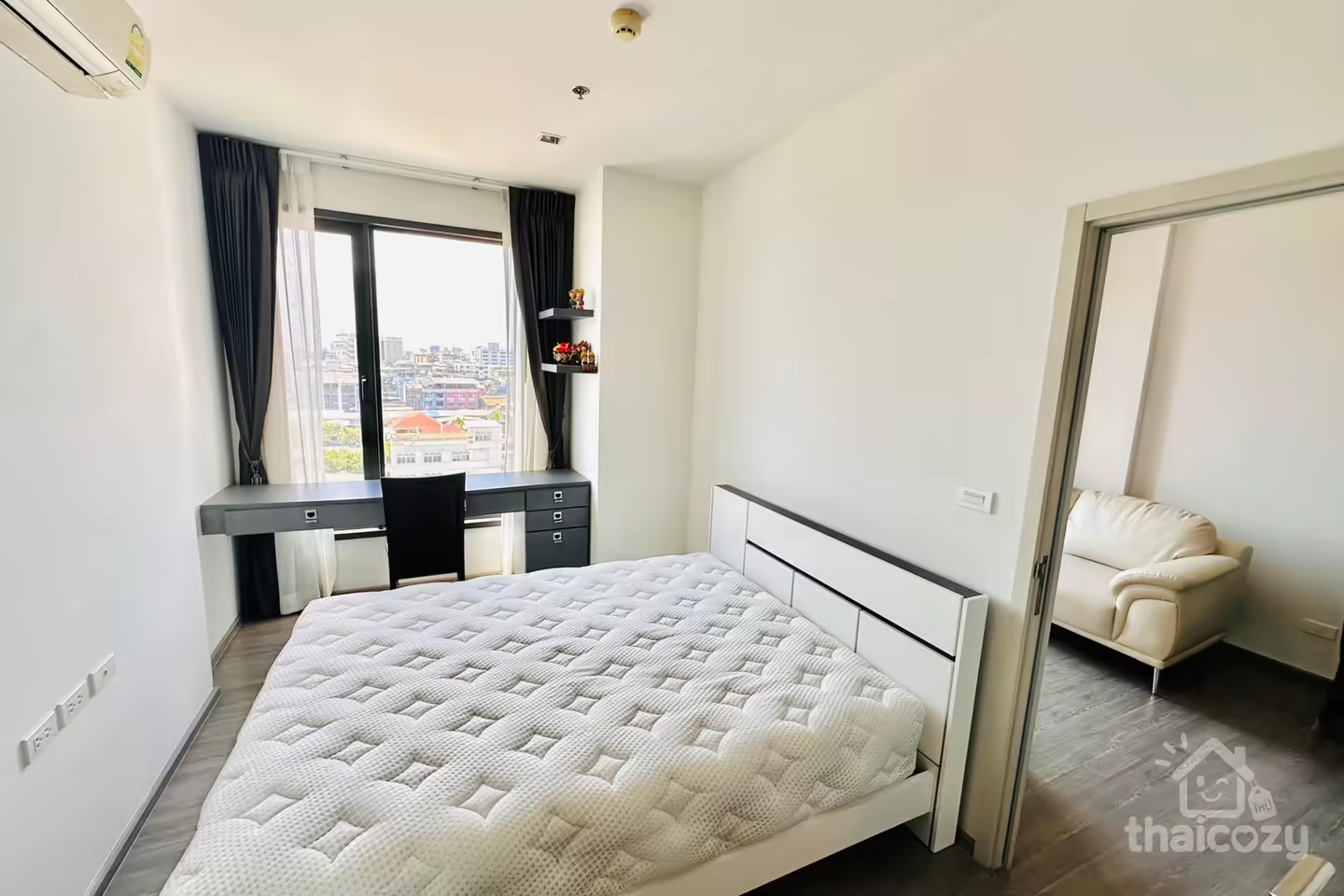 Condo 1 chambre vue rivière près BTS Wongwienyai photo 2