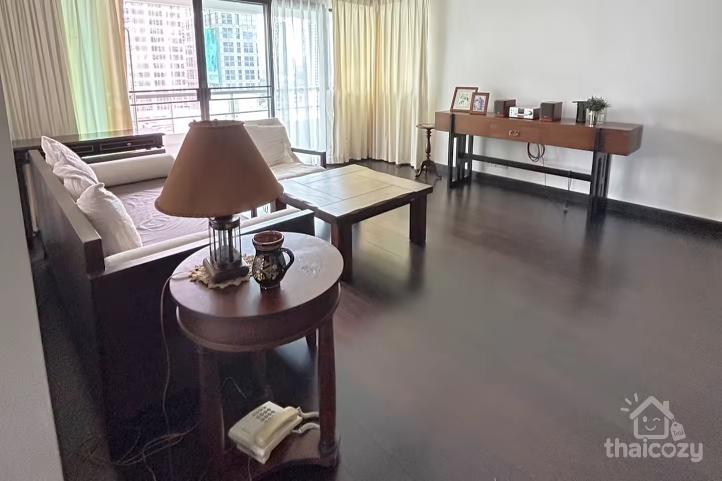 Distinctive condo near BNH, restaurants photo 2