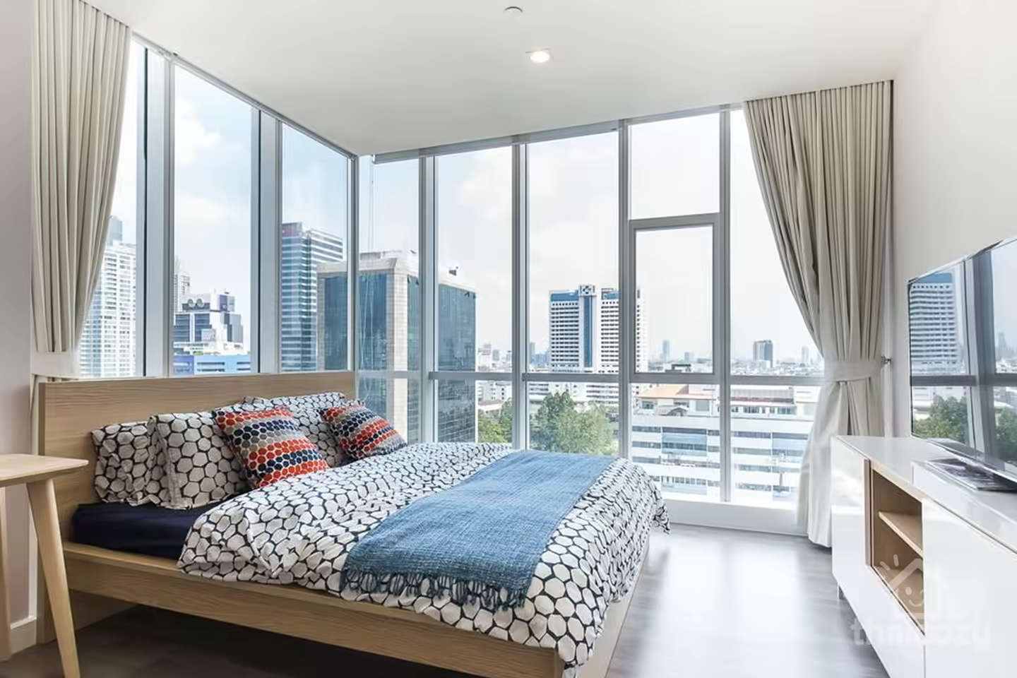 BTS Surasak旁公寓，顶层泳池 photo 2