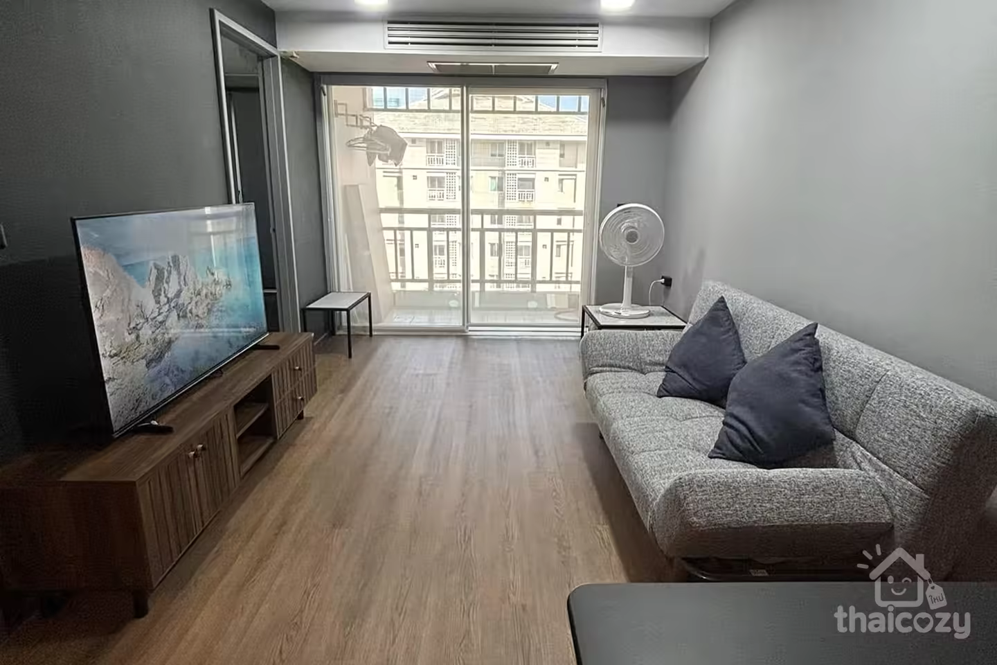 The Bangkok Narathiwas , Good condo near school, shops and café photo 1