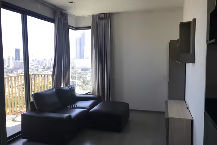 Condo vue rivière près BTS Wongwienyai