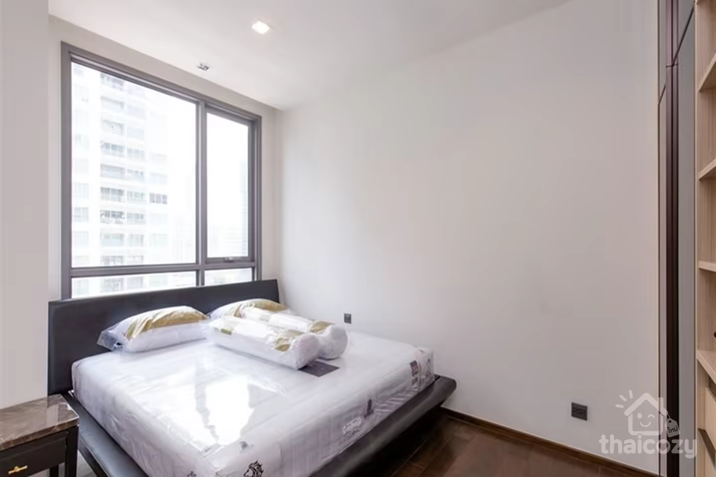 Special unit with 3.35 M. ceiling with first-class facility photo 2
