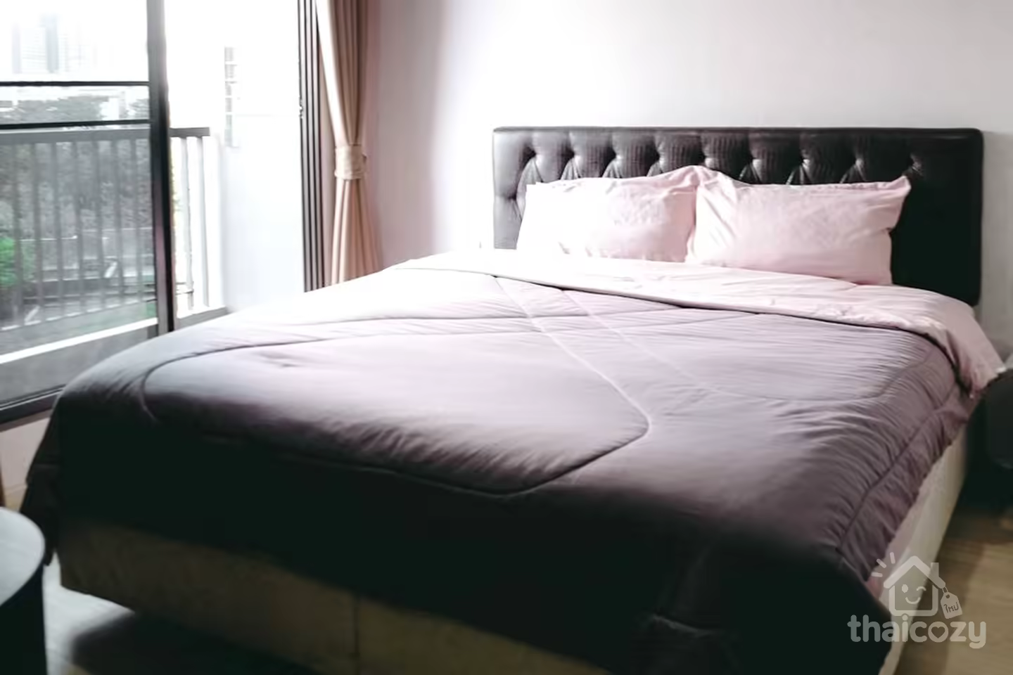 Rhythm Sukhumvit 44/1, 0m to BTS PhraKhanong, easy access condo photo 2