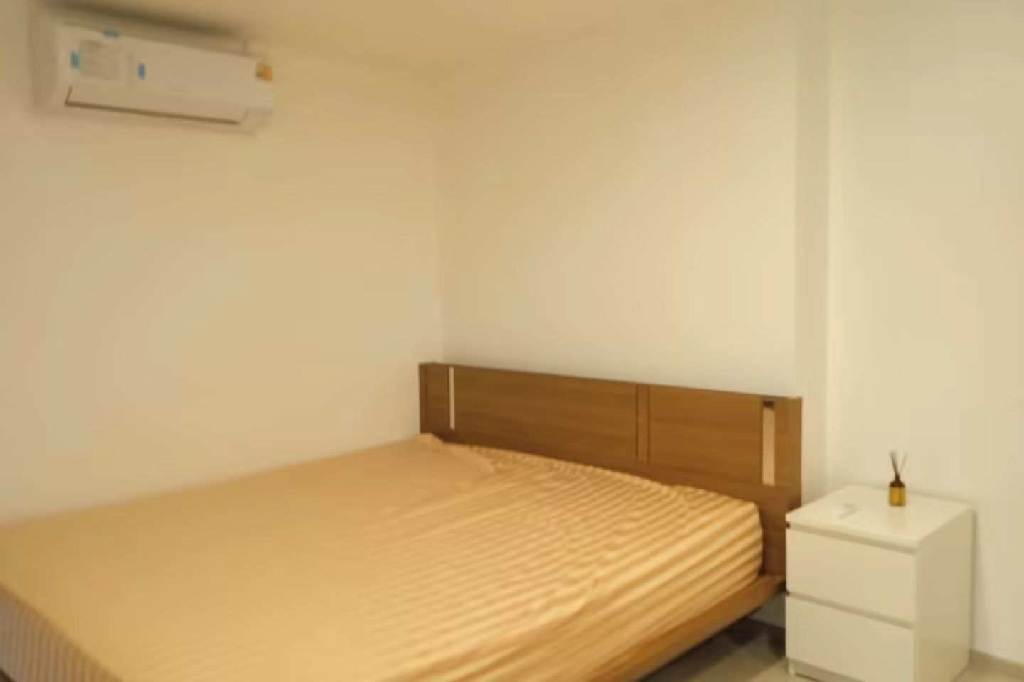 Focus on Saladaeng low rise 8 storey residence situated in the heart of Silom photo 2