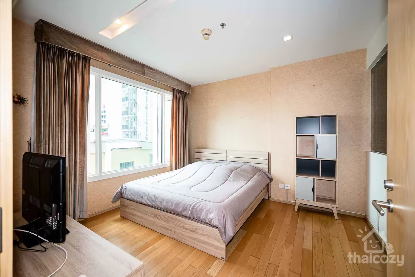 Redecorated room 3 minutes BTS Thonglor photo 2