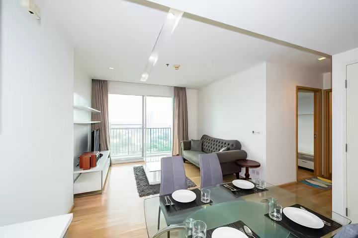 Chambre meublée, prête à emménager, près de BTS Thonglor